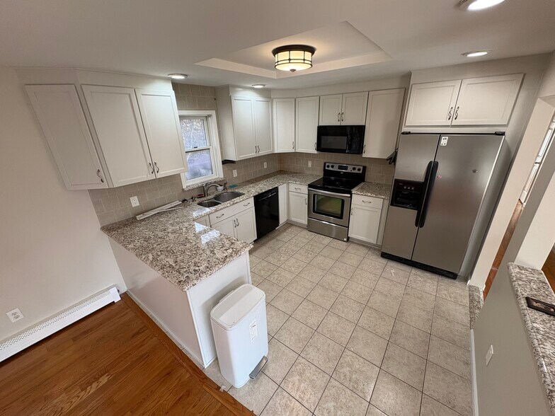 Building Photo - 411 Boyle Rd