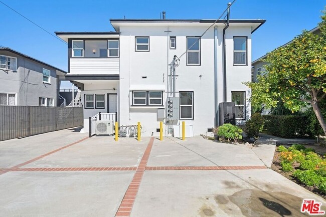 Building Photo - 4526 St Elmo Dr