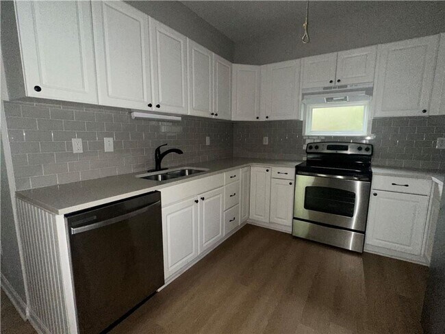 Building Photo - 3 Bedroom single family home in Forsyth Co...