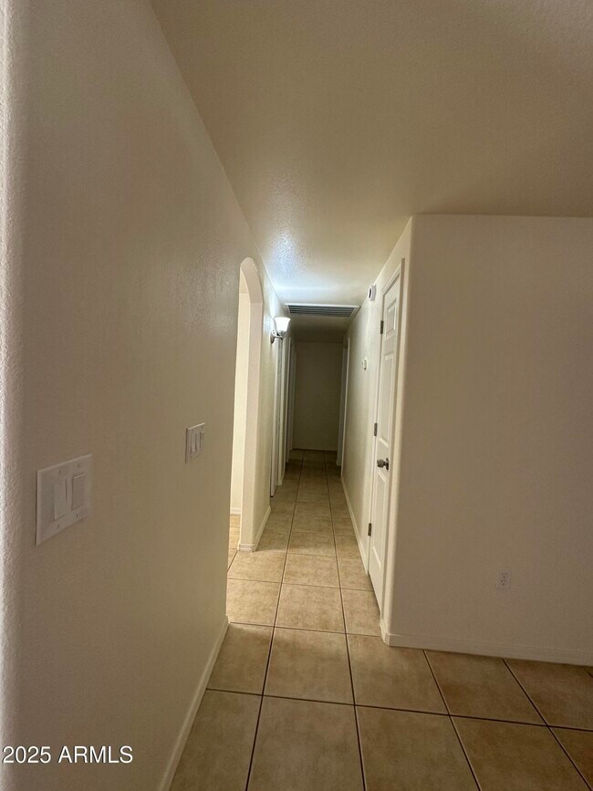 Building Photo - 4324 N 72nd Dr