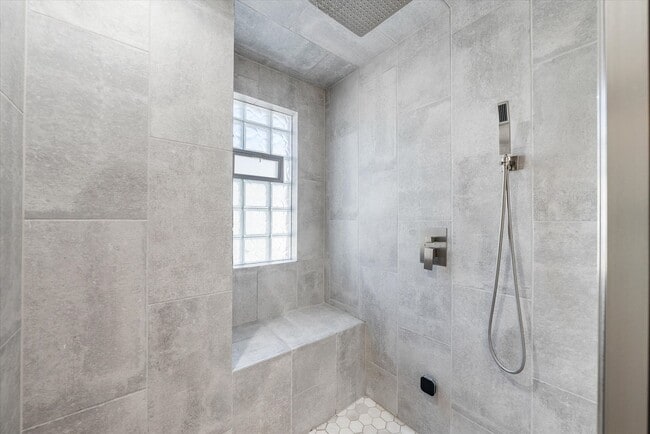 Building Photo - 2509-2511-2511 N Cramer St