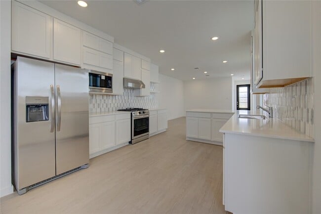 Building Photo - 1047 Blue Stone Dr