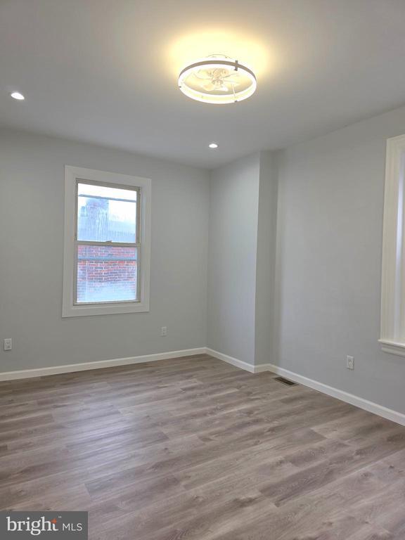 Building Photo - 1214 S 56th St