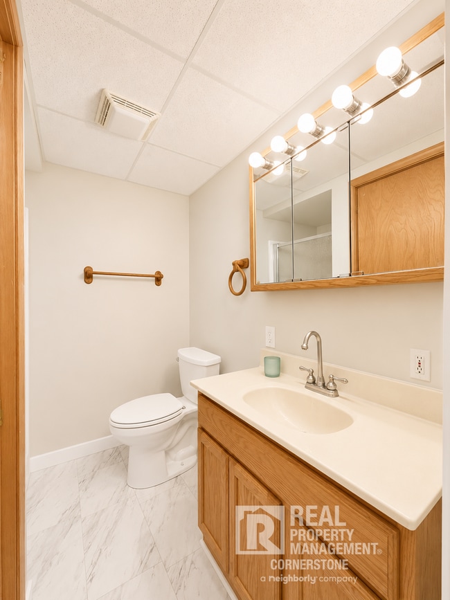 Building Photo - Spacious 4BD Home in Orchard Meadows | Finished Basement | Large Backyard