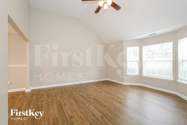 Building Photo - 52 Hamilton Dr