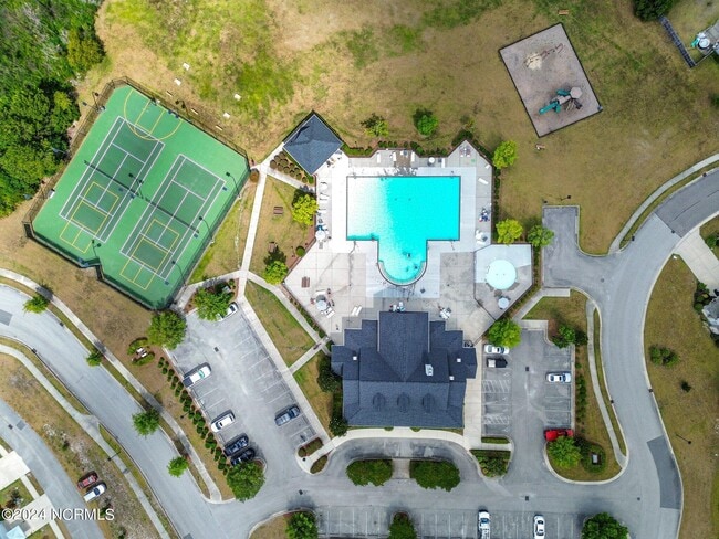 Building Photo - 3121 Lobelia Ln