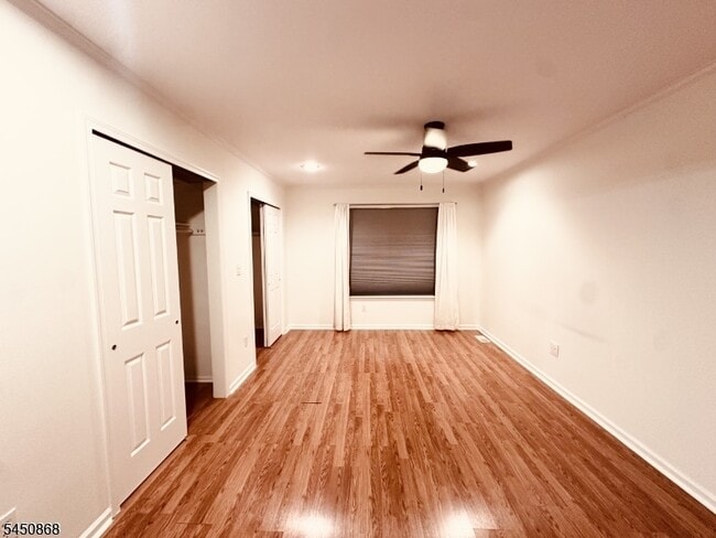 Building Photo - 111 Almond Dr