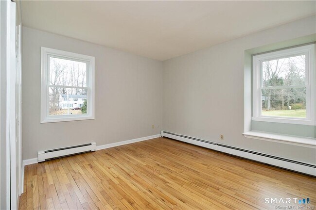 Building Photo - 2 Saddle Ridge Rd