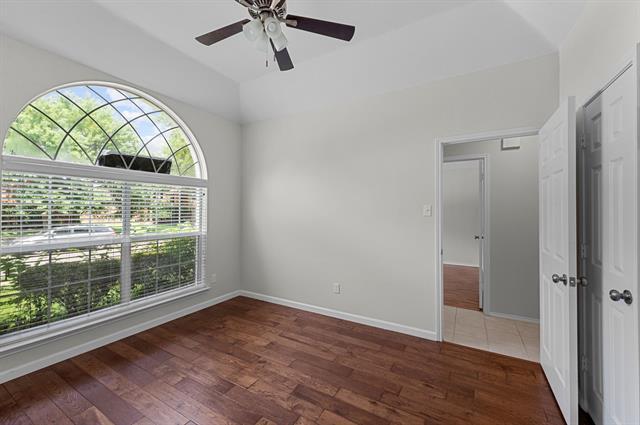 Building Photo - 902 Santa Cruz Dr