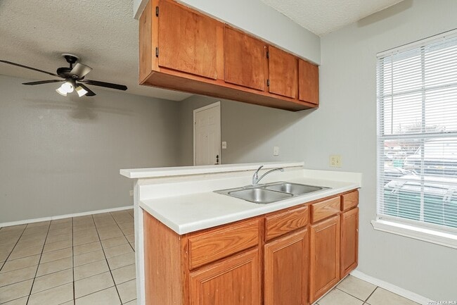 Building Photo - 820 W Olmos Dr