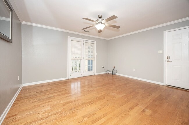 Building Photo - 2421 Beachview Dr