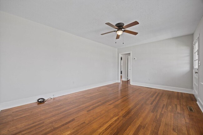 Building Photo - Duplex