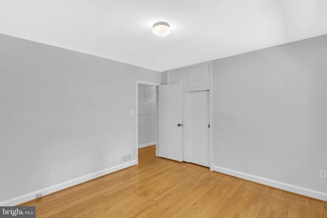 Building Photo - 3548 N Valley St