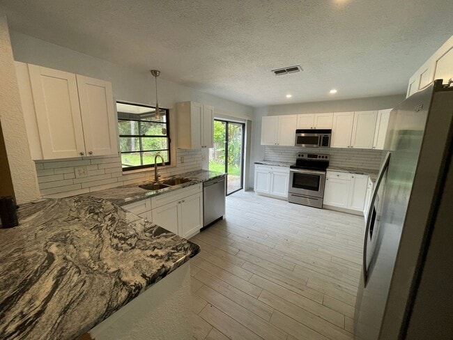 Building Photo - Coming Soon! 3/2 Single Family - Great Loc...