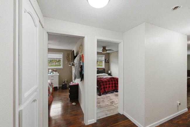 Building Photo - 510 S Cammann St