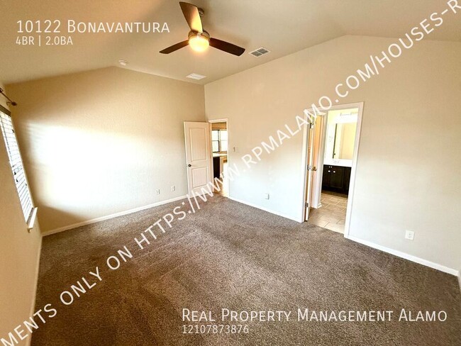 Building Photo - *APPLICATION RECEIVED** AVAILABLE NOW! 4 B...