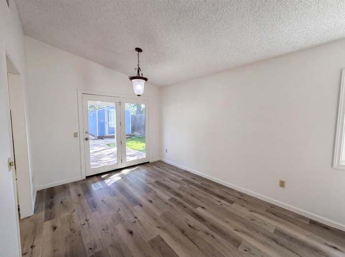 Building Photo - 5901 Small Hill Ct