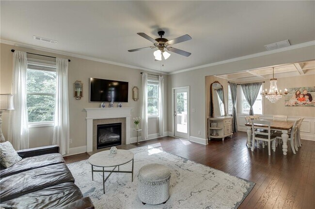 Building Photo - 6896 Big Sky Dr