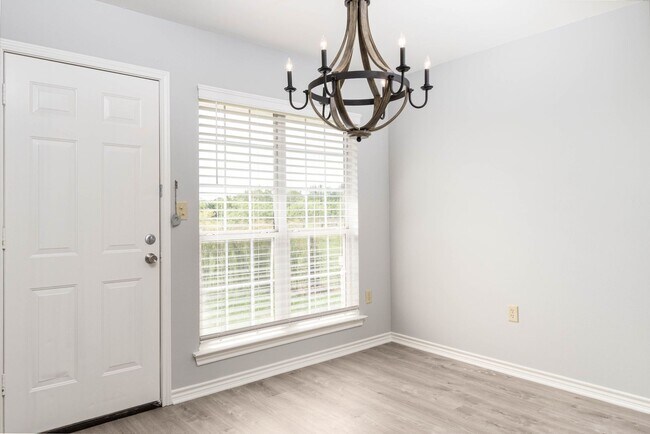 Building Photo - College Station home with stalls and arena on site!