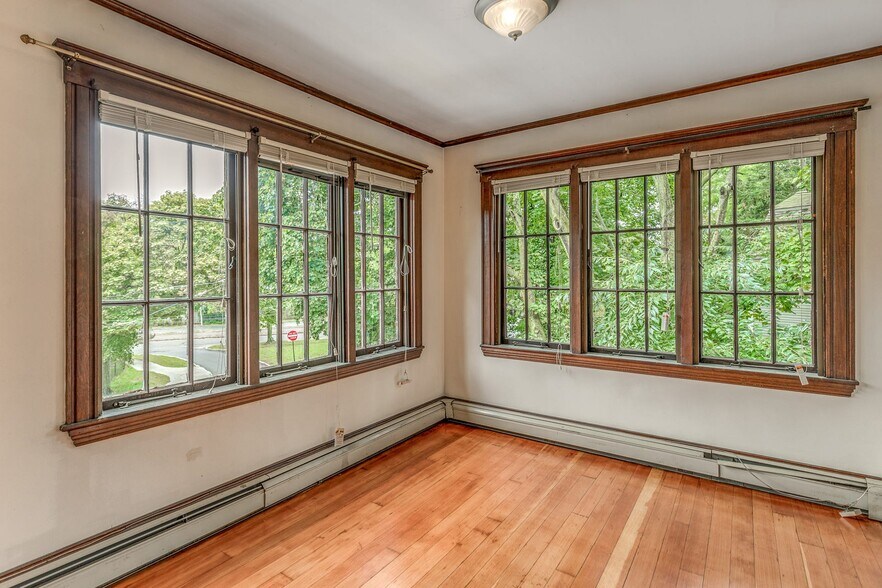 Building Photo - 375 Mount Auburn St