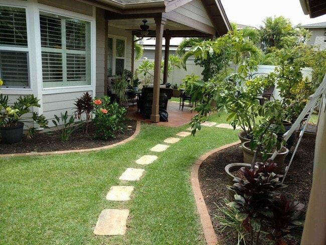 Building Photo - Stunning 3-Bedroom/3-Bathroom in Sunny Ewa...