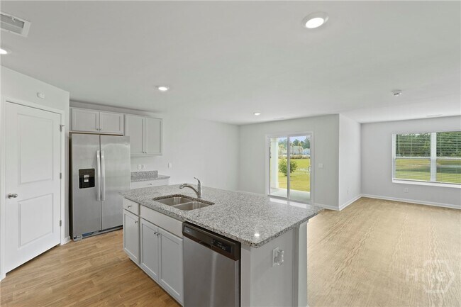 Building Photo - 231 Skylark Rd