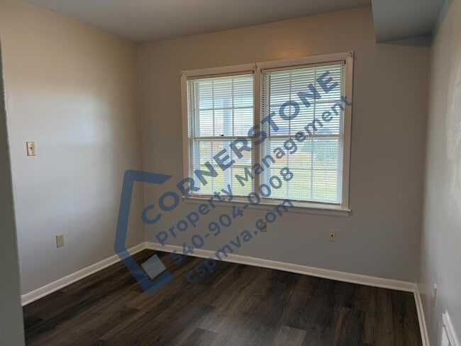 Building Photo - 6500 Carefree Ln