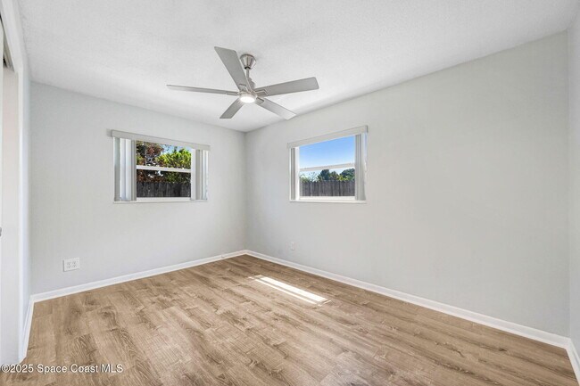 Building Photo - 1028 Coronado Dr