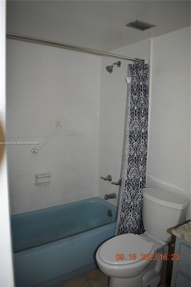 Building Photo - 1470 NE 125th Terrace