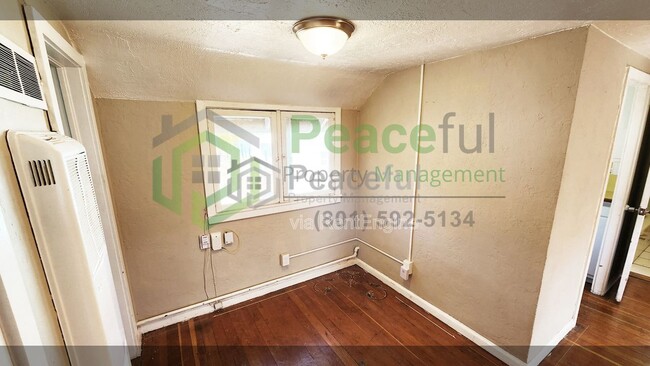 Building Photo - 347 S 800 E