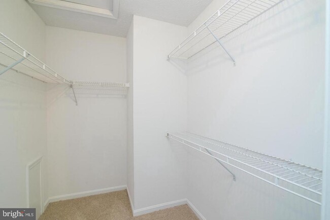 Building Photo - 14510 Mayfair Dr