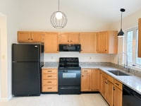 Building Photo - 21 Oakgrove Ln