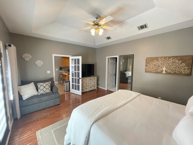 Building Photo - 9331 Vandivere Dr