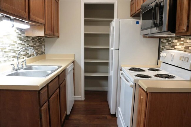 Building Photo - 1200 Sam Bass Cir