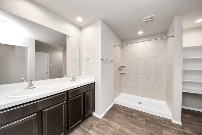 Building Photo - 40522 Winter Grass Bnd