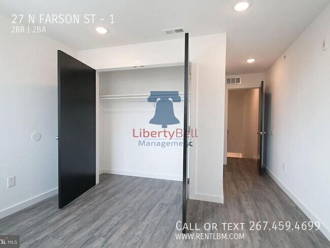 Building Photo - 27 Farson St