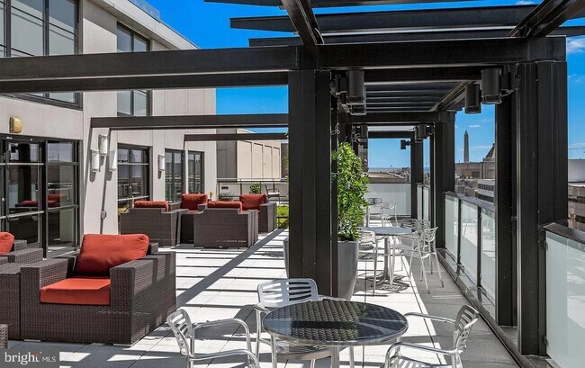 Building Photo - 1133 14th St NW