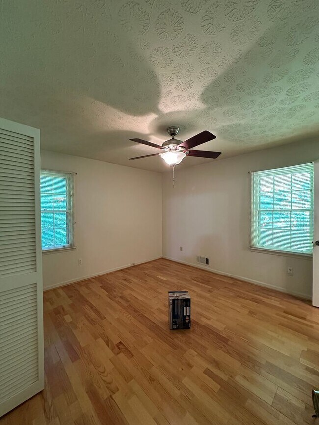 Building Photo - 375 Segrest Cir