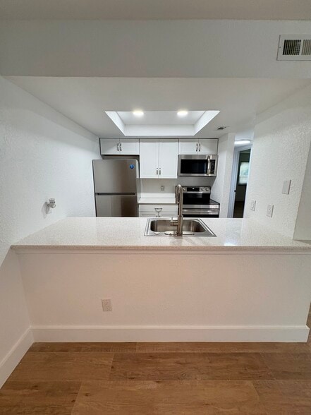 Building Photo - 4810 S Dauphin Ave