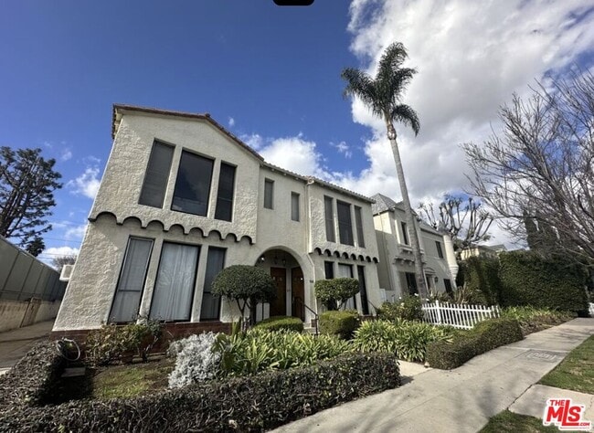 Building Photo - 259 S Elm Dr