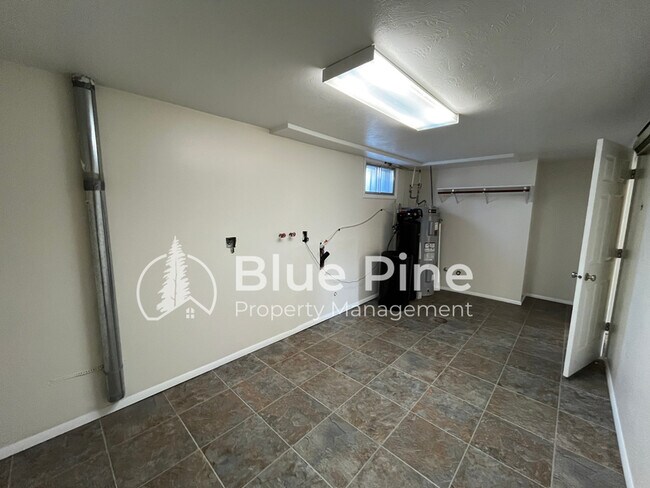 Building Photo - 2409 Briarcliff Ave