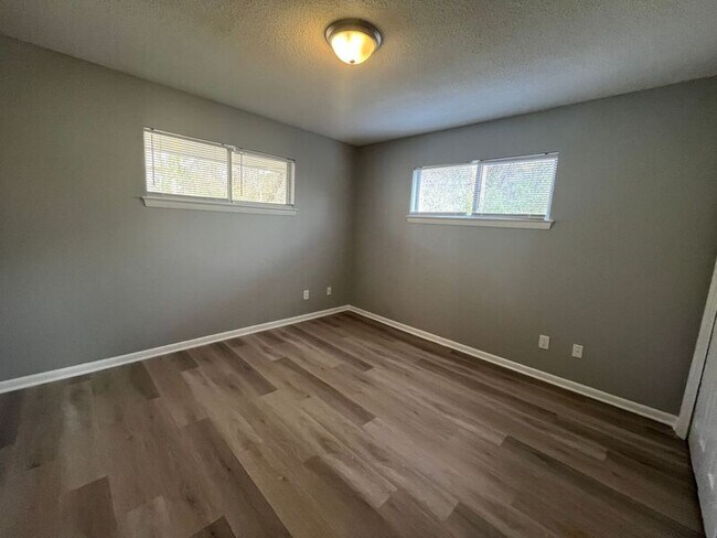 Building Photo - 4076 Teakwood Dr