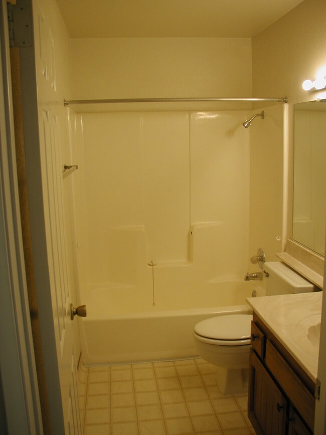 Building Photo - 3400 Sullivan Ct