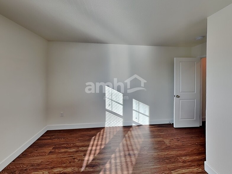 Building Photo - 1478 Garden Swing Ave