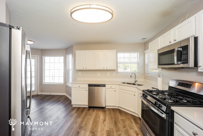 Building Photo - 313 Sarasota Ln