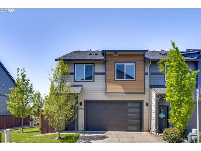 Primary Photo - 10902 NE 119th Pl