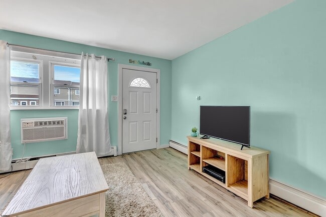 Building Photo - 4901 Harbor Beach Blvd