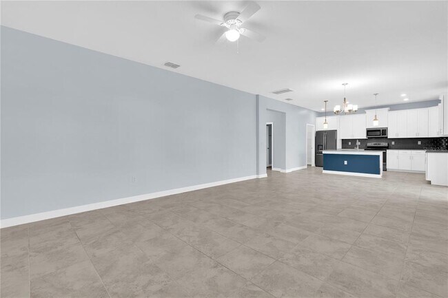 Building Photo - 12111 Imaginary Way