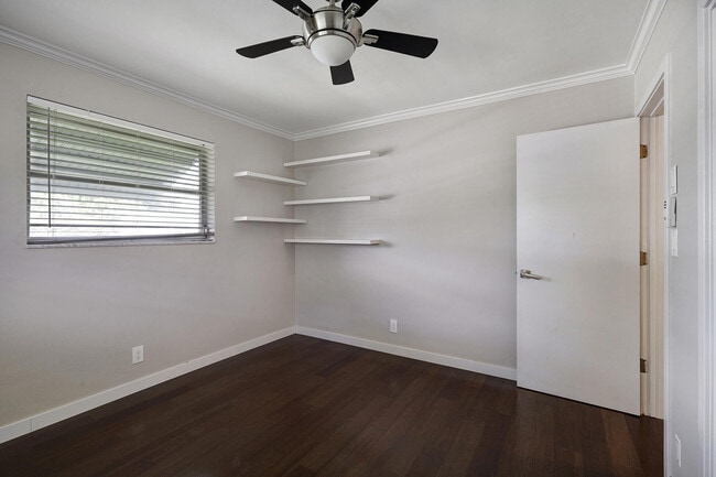 Building Photo - 800 SW 12th Ave