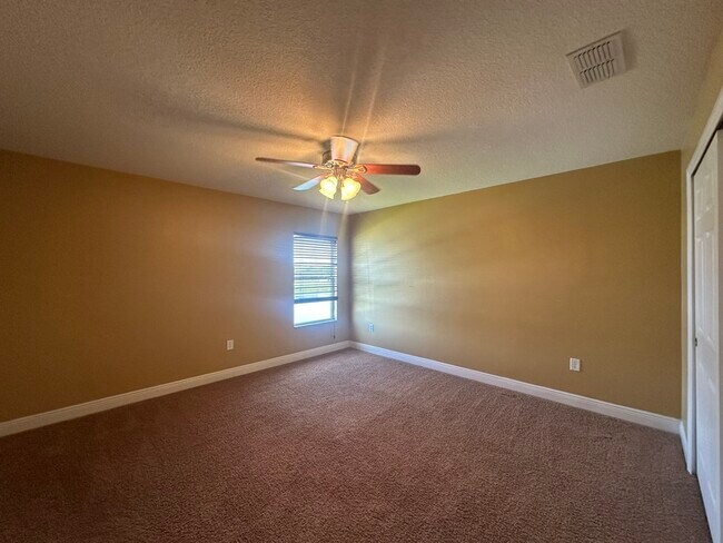 Building Photo - 2412 Country Pond Ct